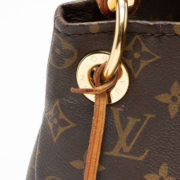 Louis Vuitton Monogram Canvas Artsy MM Shoulder Bag - Picture 10 of 15